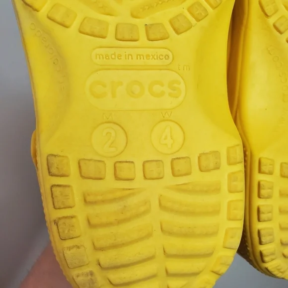 CROCS Classic Yellow Slides Size Womens 4 - Picture 9 of 9